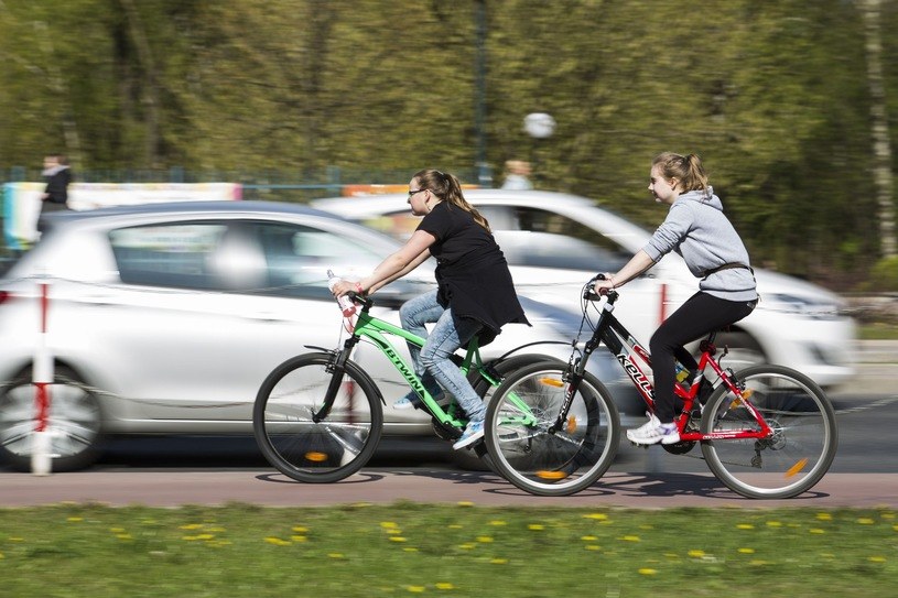 Zosia Jedzie Rowerem Ruchem Jednostajnym W Poznaniu uczą jak prawidłowo jeździć rowerem - Motoryzacja w INTERIA.PL