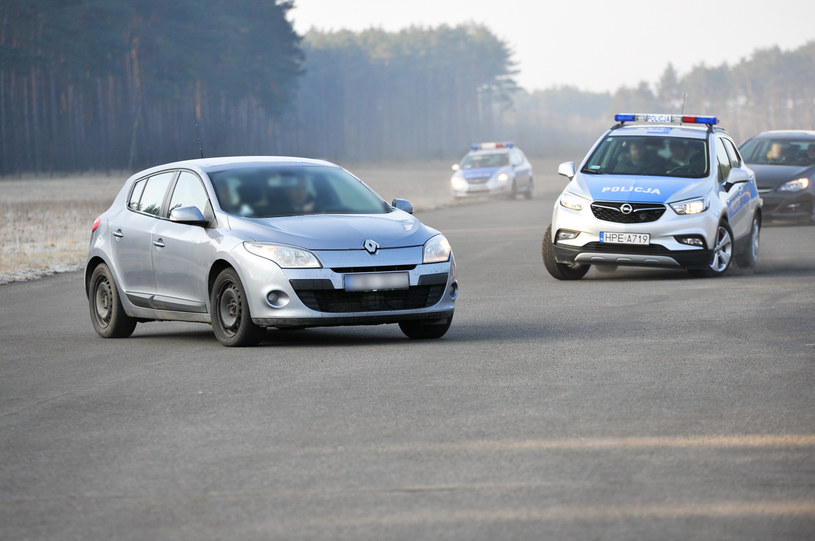 Jazda slalomem /Policja