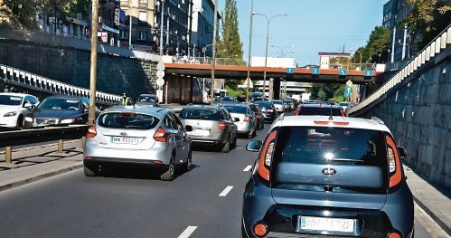 Jazda "zderzak w zderzak" /Motor