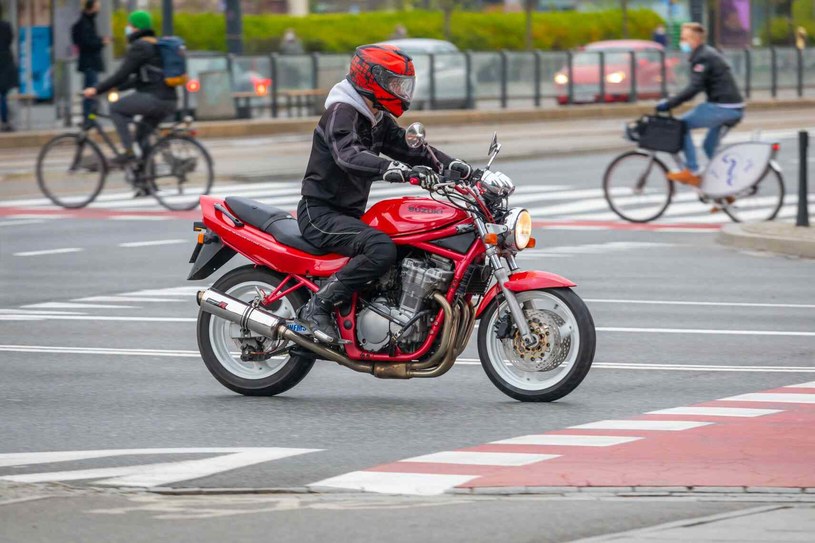 Jazdę próbną przy sprzedaży motocykla trzeba dobrze zaplanować / Arkadiusz Ziolek /East News
