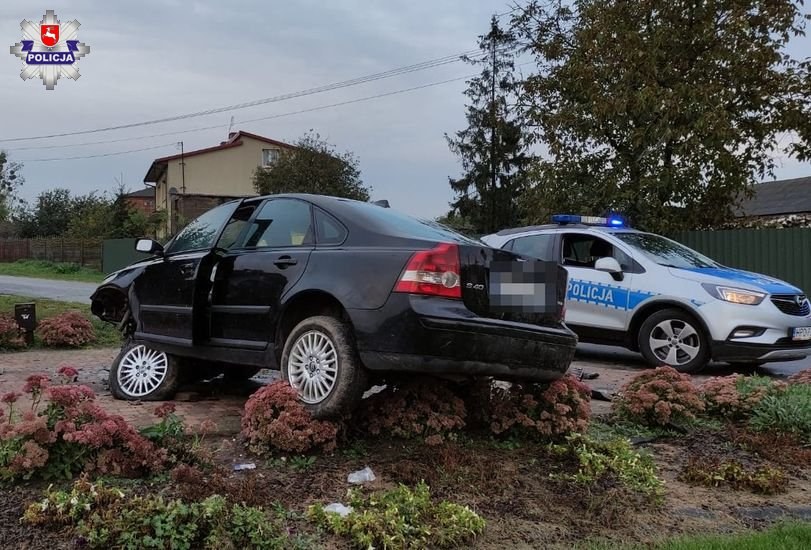 Jazdę zakończył wśród kwiatów... /Informacja prasowa