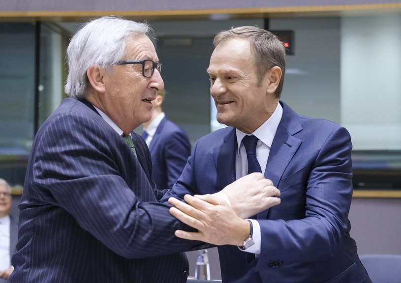 Jean-Claude Juncker i Donald Tusk podczas spotkania w Brukseli dotyczącego porozumienia ws. brexitu /PAP/EPA