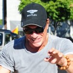 Jean Claude Van Damme i jego dziwne zachowanie na ulicy! O co mu chodziło?