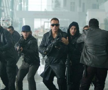 Jean-Claude Van Damme w scenie z filmu "Niezniszczalni 2"