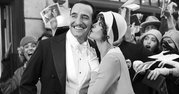 Jean Dujardin i Bérénice Bejo w scenie z filmu "Artysta" /materiały dystrybutora