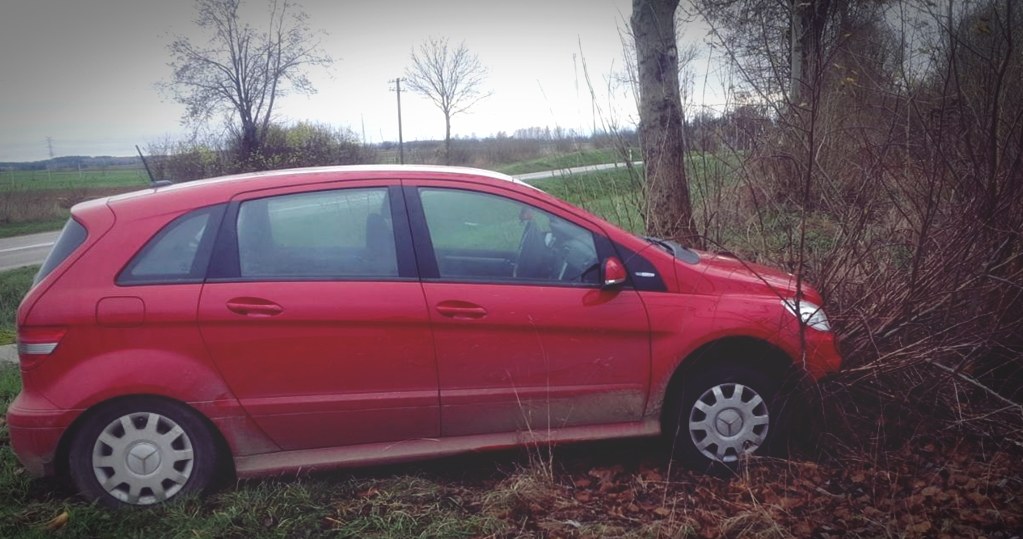 Jechać samochodem mając 2,8 i 3,6 promila alkoholu to nie jest taka prosta sprawa... /Policja