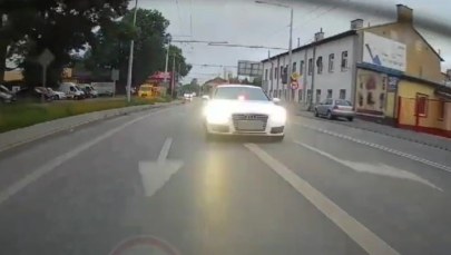 ​Jechał audi i udawał radiowóz. Lista złamanych przepisów jest długa