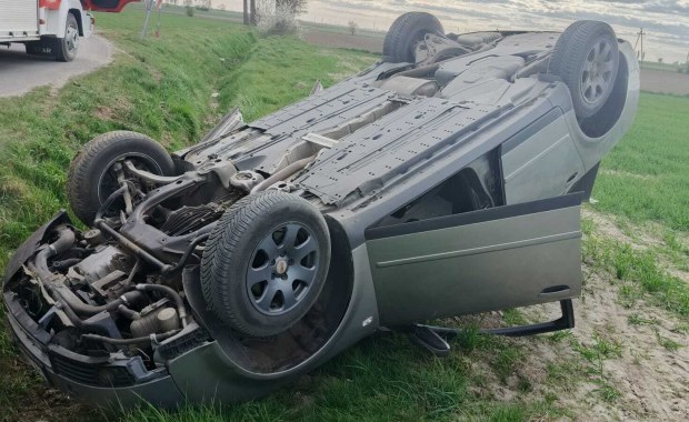 Jechał Audi i wypadł z drogi. Nic dziwnego, skoro miał 5,7 promila