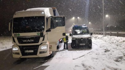 Jechał bez przerwy przez 2,3 tys. km. Tachograf fałszował magnesem