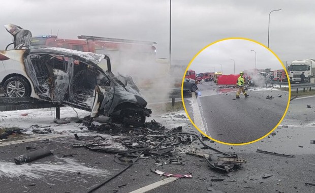 Jechał pod prąd i uderzył w dwa auta. Tragiczny wypadek w Trzebownisku, ranny znany pięściarz