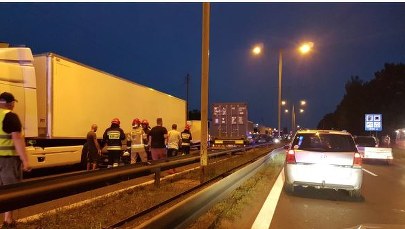 Jechał pod prąd "jedynką", uszkodził kilkanaście aut. Nie trafi do aresztu