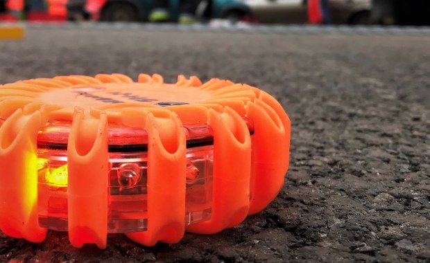 Jechał pod prąd na A1, zderzył się z prawidłowo jadącym autem