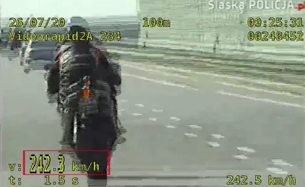 Jechał ponad 240 km/h na motocyklu. Kierowcę zatrzymano na autostradzie
