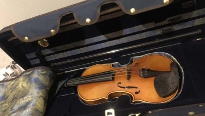 Jechała na koncert. Ktoś w pociągu ukradł jej skrzypce 