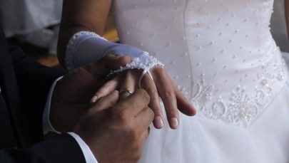 Jechała na własne wesele. Zatrzymała się, by reanimować motocyklistę