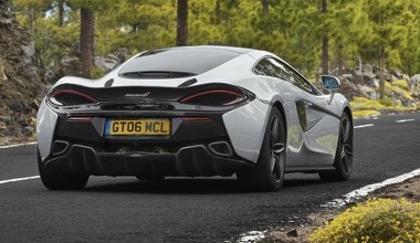 Jeden przejazd McLarena i prawie pół mln zł kosztów dla gminy