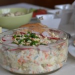 Jeden składnik powoduje, że sałatka jarzynowa kwaśnieje. Zamień, będzie o niebo lepsza