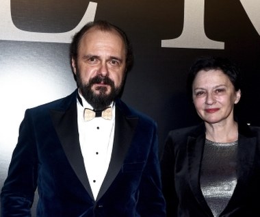 Jeden z aktorów "Kleru", Arkadiusz Jakubik przyznał w rozmowie z mediami, że problem pedofilii w polskim Kościele dotknął go osobiście: "Jest w nas ogromna niezgoda na to, co się dzieje w instytucji polskiego Kościoła. Pedofila to temat, który przez wiele lat był tematem tabu. Kiedyś powiedziałem publicznie, że Jan Paweł II systemowo zamiatał tę sprawę pod dywan. Następnego dnia moi synowie wrócili do domu i zapytali, czy wiem jak naprawdę mamy na nazwisko. Powiedzieli mi, że na jednym z ultraprawicowych portali jest lista niebezpiecznych żydów. I znalazła się na nim cała nasza rodzina, ze mną jako Aaronem Goldsteinem na czele" - wyznał Jakubik z rozżaleniem w głosie.