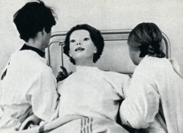 Jeden z amerykańskich szpitali miała odwiedzić kobieta wyglądająca jak lalka /INTERIA.PL/materiały prasowe