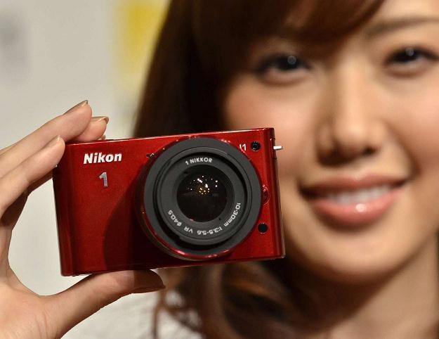 Jeden z aparatów firmy Nikon. /AFP