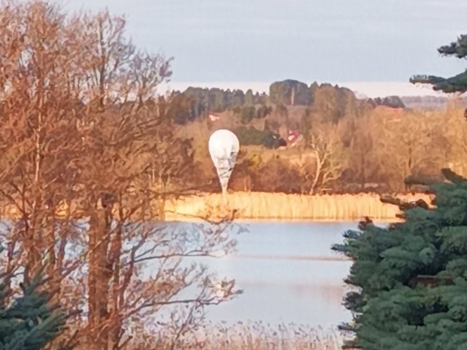 Jeden z balonów zauważonych przez słuchacza RMF FM w Szczecinowie w powieci ełckim /Gorąca Linia RMF FM