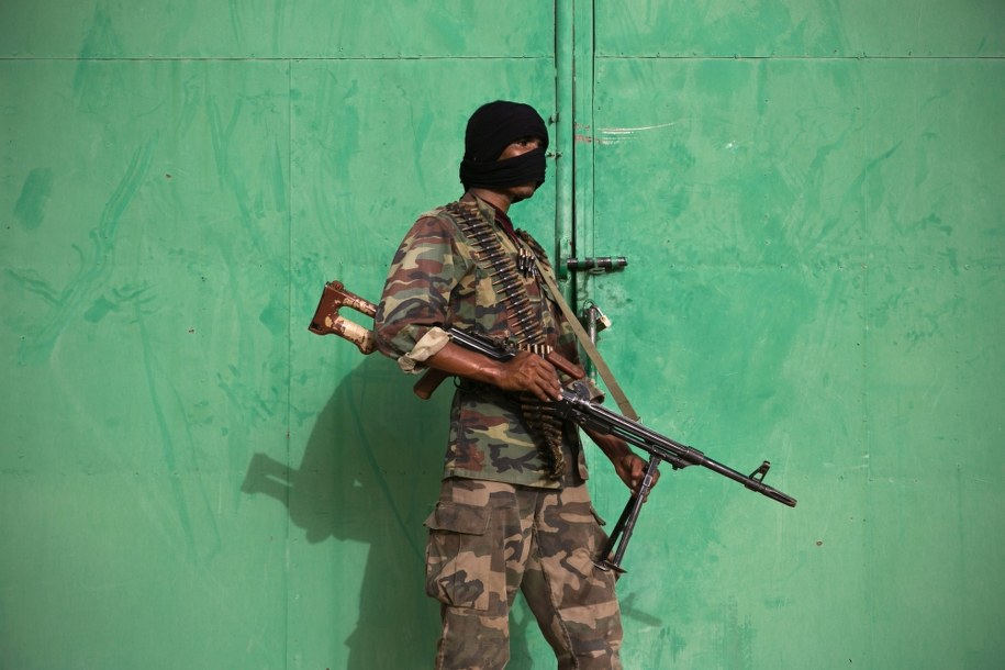 Jeden z członków organizacji MNLA /TANYA BINDRA    /PAP/EPA