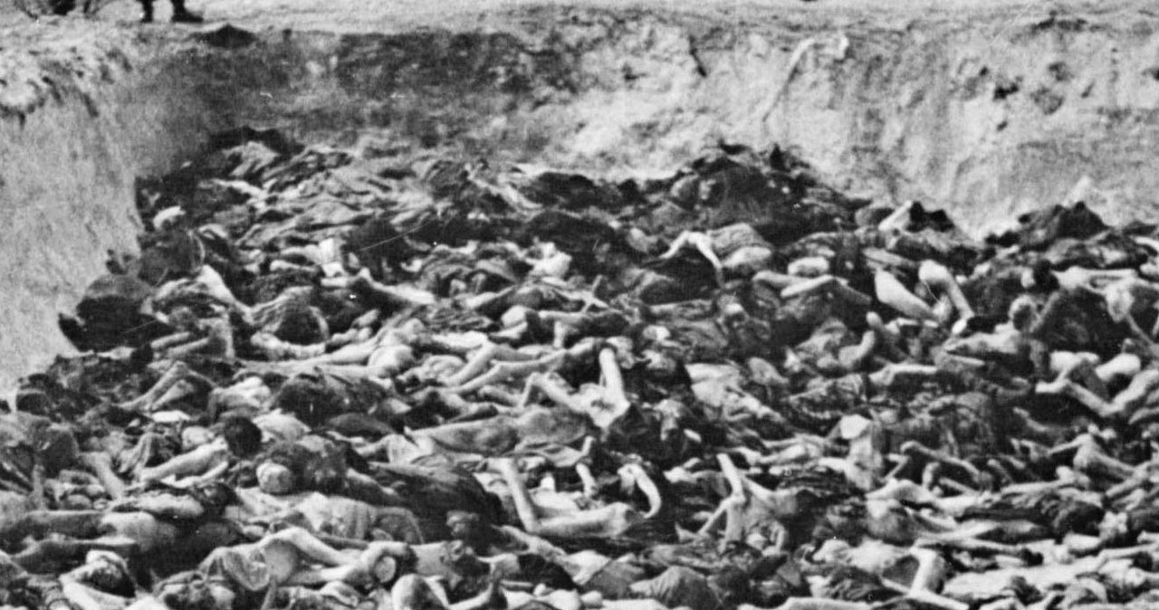Jeden z dołów śmierci z ofiarami niemieckiego ludobójstwa w czasie drugiej wojny światowej /AFP