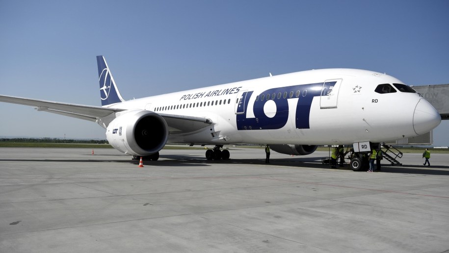 Pasażerska "zrzutka" na dreamlinera. LOT zapowiada konsekwencje wobec przedstawiciela