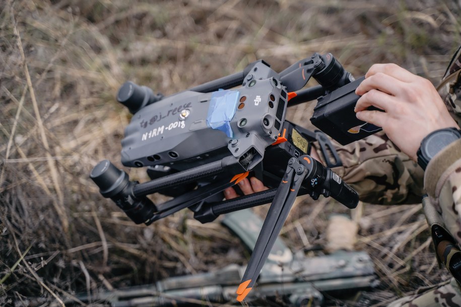 Jeden z dronów wykorzystywanych przez operatorów z ukraińskiego Wywiadu Lotniczego w pobliżu linii frontu w Donbasie /Vladyslav Karpovych /PAP