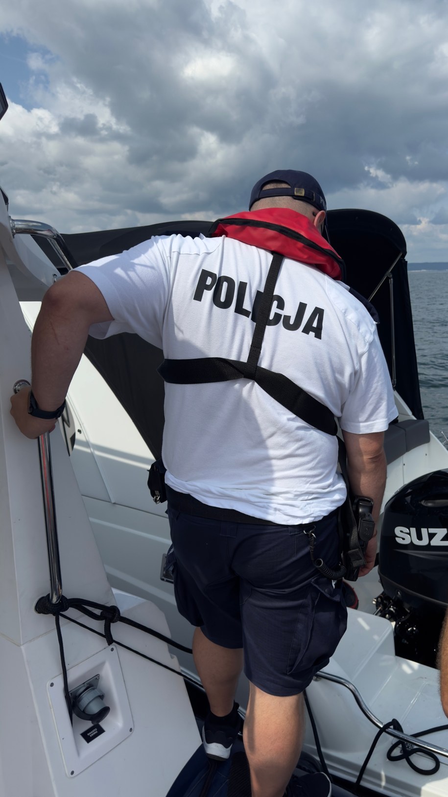 Jeden z interweniujących policjantów /Komenda Wojewódzka Policji w Gdańsku /