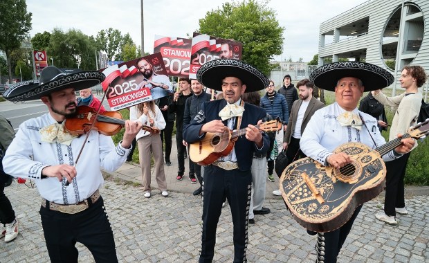 Jeden z kandydatów zrobił show już na wejściu na debatę