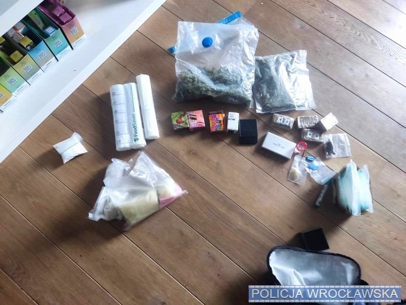 Jeden z mężczyzn został tymczasowo aresztowany /KMP Wrocław /