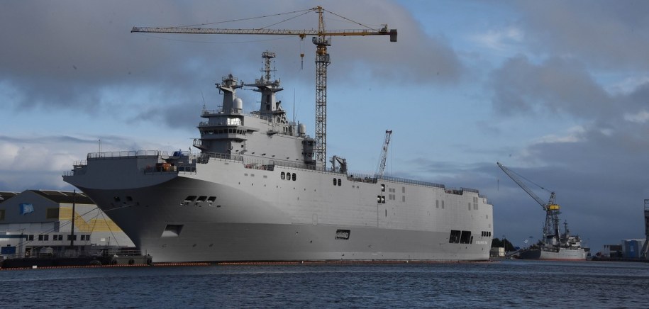 Pierwszy Mistral wyszedł w morze z rosyjską załogą