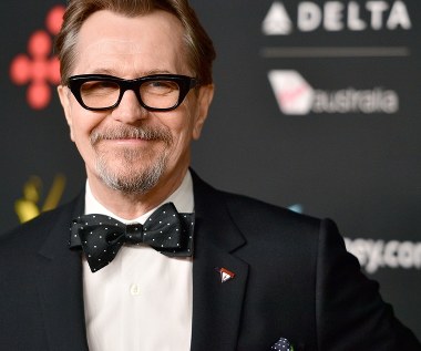 Jeden z najlepiej ocenianych seriali. Gra brytyjskiego agenta