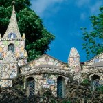 ciekawe miejsca Jeden z najmniejszych kościołów świata. Biskup zaklinował się w drzwiach