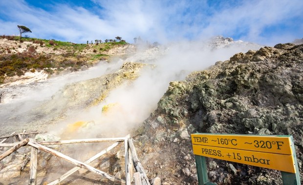 Jeden z najniebezpieczniejszych wulkanów świata. Naukowcy odkryli szczelinę