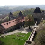 Jeden z największych zamków Europy. Jego nazwa pochodzi od rabusia 