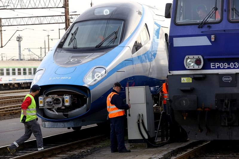 Jeden z pociągów Pendolino /Tomasz Gzell /PAP