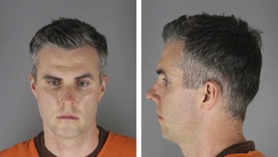 Jeden z policjantów biorących udział w aresztowaniu George’a Floyda wyszedł z więzienia za kaucją