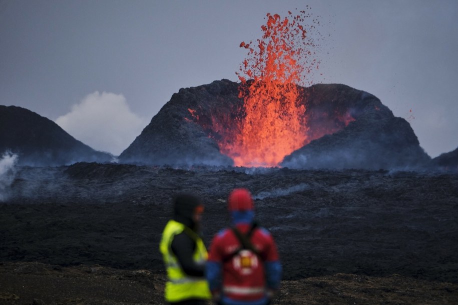 Jeden z poprzednich wybuchów wulkanu na półwyspie Reykjanes, marzec 2024 /AA/ABACA /East News