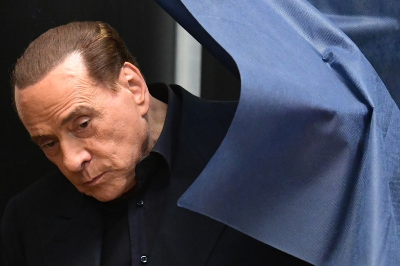 Jeden z przegranych: Silvio Berlusconi /AFP