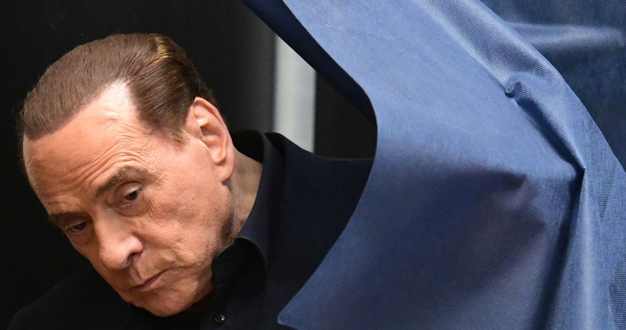 Jeden z przegranych: Silvio Berlusconi /AFP