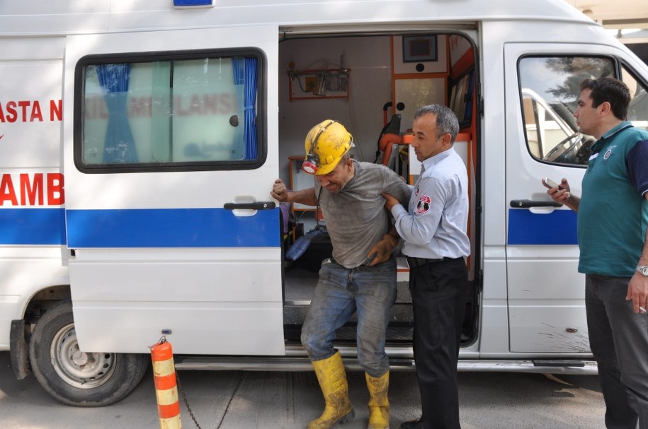 Jeden z rannych górników /SONER OVUMLU / ANADOLU AGENCY /PAP/EPA
