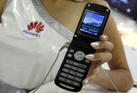 Jeden z telefonów  Huawei /AFP