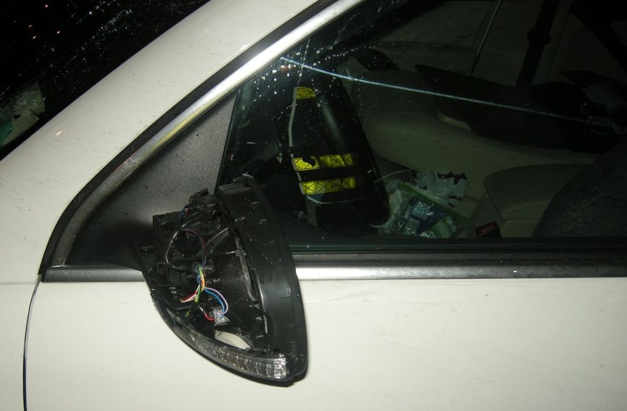 Jeden z uszkodzonych samochodów /Buczek Marcin /RMF FM