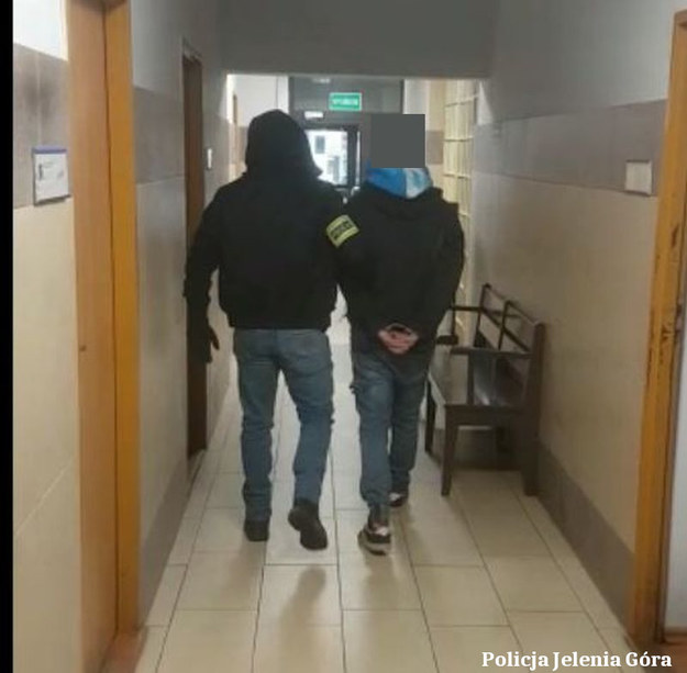 Jeden z zatrzymany mężczyzn w związku z kłótnią o miejsce parkingowe /KMP Jelenia Góra /Materiały prasowe