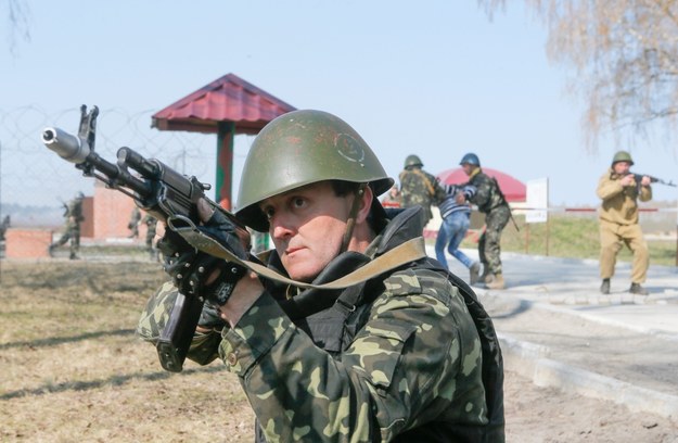 Jeden z żołnierzy Gwardii Narodowej /SERGEY DOLZHENKO /PAP/EPA