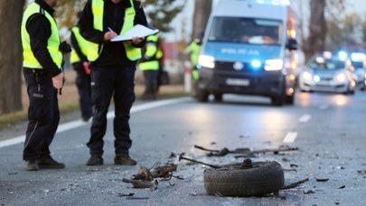 Jedna osoba nie żyje, siedem rannych. Wypadek busa przewożącego obcokrajowców