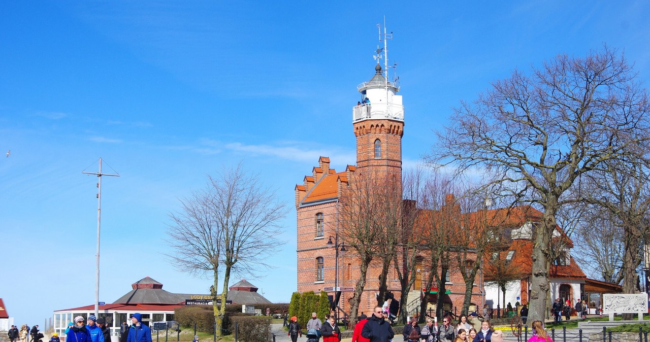 Jedną z atrakcji w Ustce jest Latarnia Morska wybudowana w XIX wieku. /Marek Bazak /East News