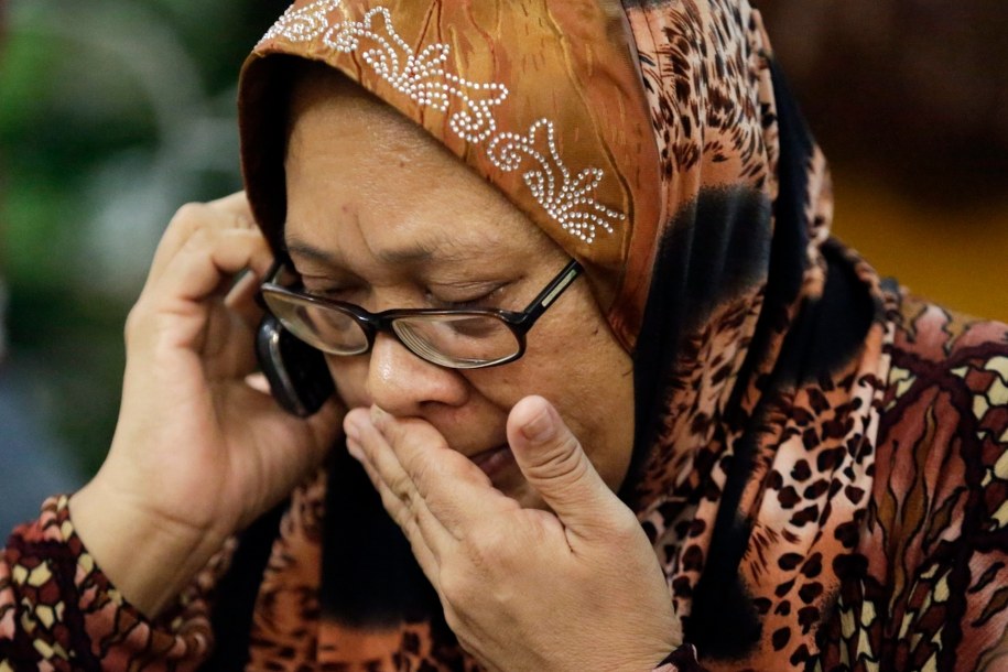 Jedna z bliskich ofiar katastrofy /AHMAD YUSNI /PAP/EPA